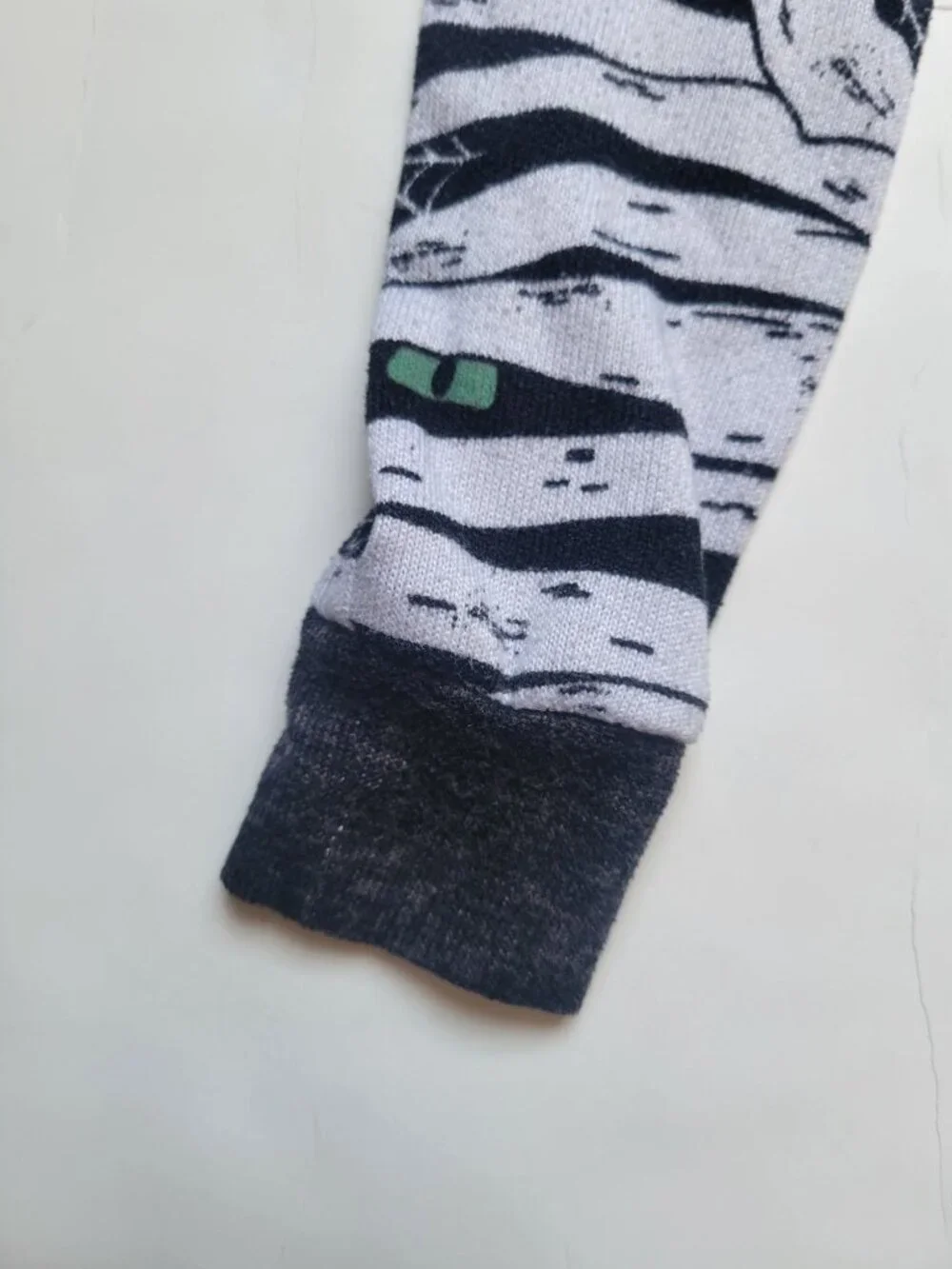 two-piece children's pajama set a white mummy bandage wrap glowing green eyes 6